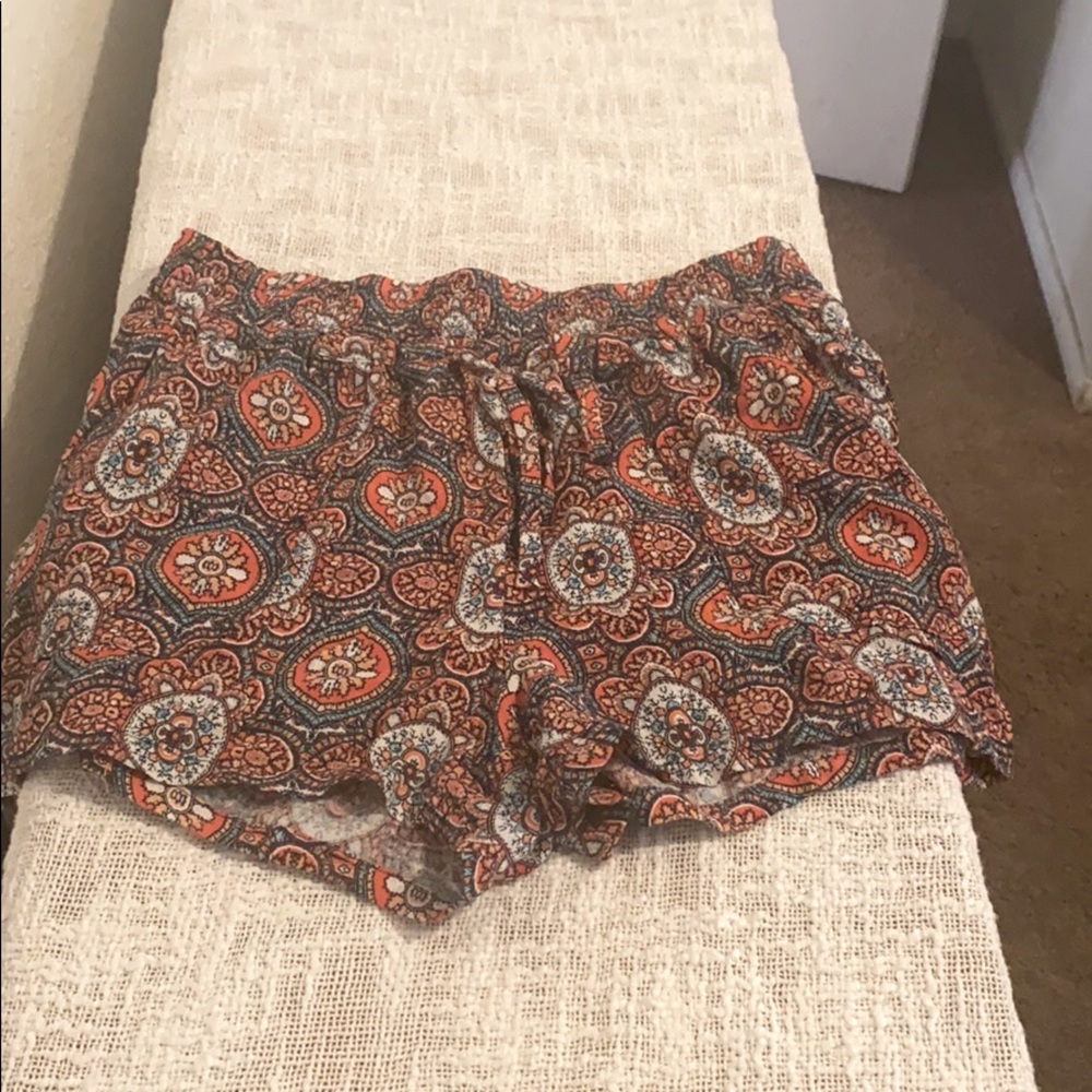 Joe B cloth shorts with tie